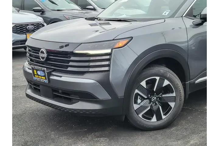 $27880 : Nissan Kicks 2025 AWD SV 4dr image 2