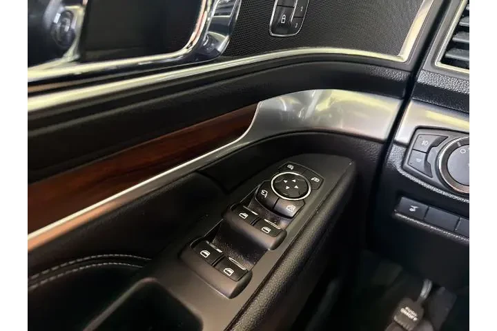 $13046 : Ford Explorer 2018 Limited 4 image 9