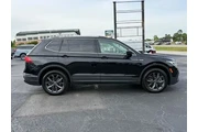 $21996 : Volkswagen Tiguan 2023 SE 4d thumbnail