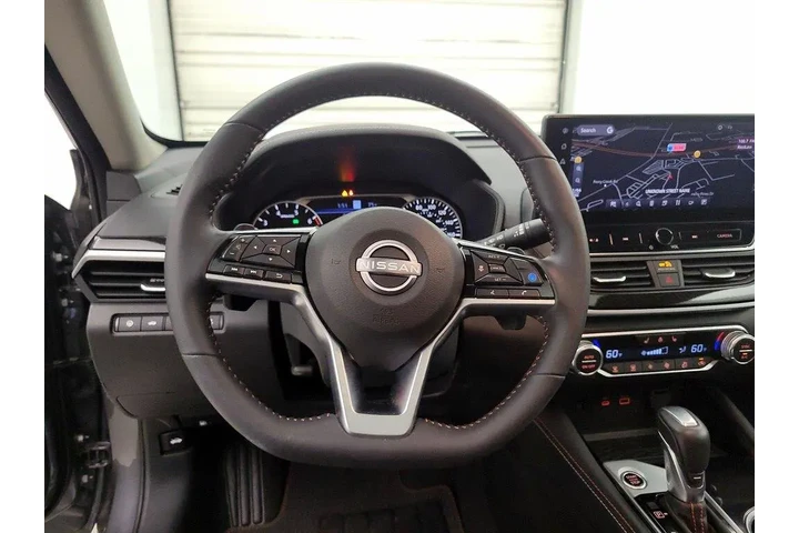 $27998 : Nissan Altima 2024 2.0 SR 4d image 10