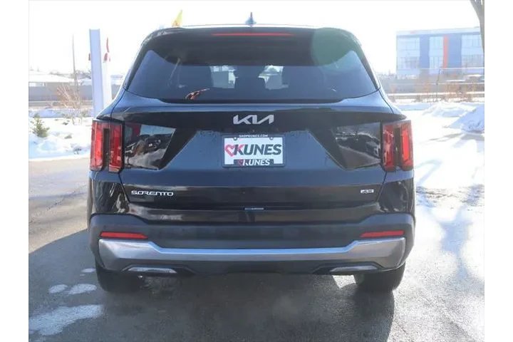 $26677 : Kia Sorento 2024 AWD S 4dr S image 7