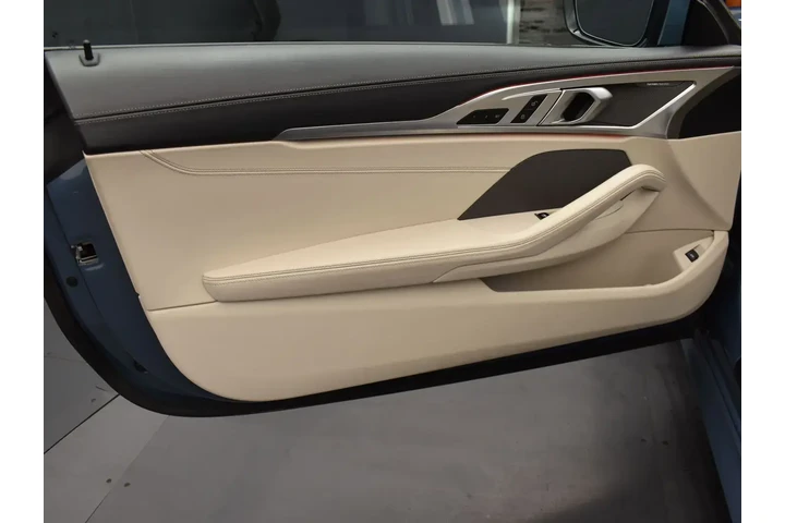 $33726 : BMW 8 Series 2022 AWD 840i x image 9