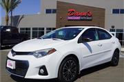 2015 Corolla S Plus Sedan 4D en Tulare