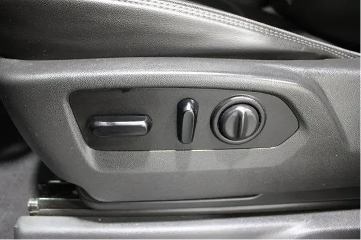 $31982 : Chevrolet Silverado 1500 202 image 4