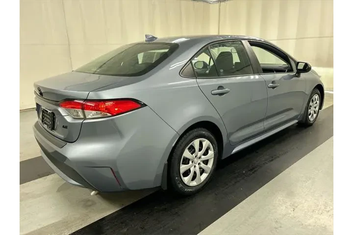 $20147 : Toyota Corolla 2022 LE 4dr S image 2