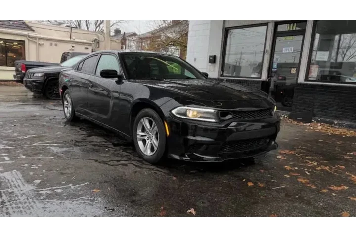 $13299 : 2019 Charger SXT image 1