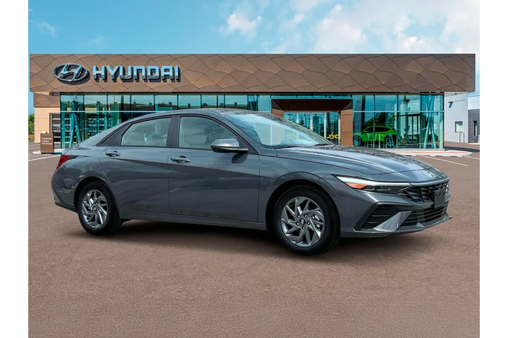 $24989 : Hyundai ELANTRA Hybrid 2025 image 10