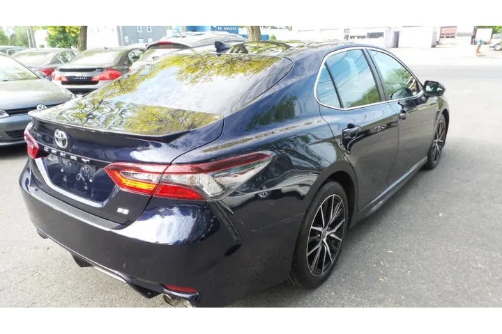 $19975 : 2022 Camry SE image 6