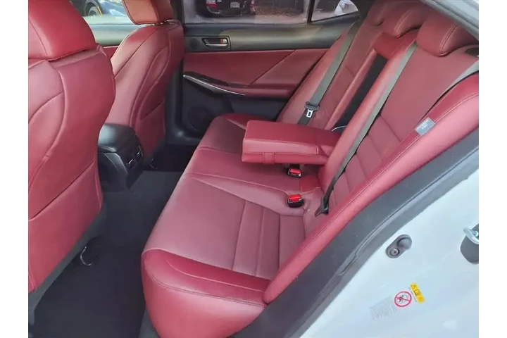 $28835 : Lexus IS 350 2018 4dr Sedan image 9