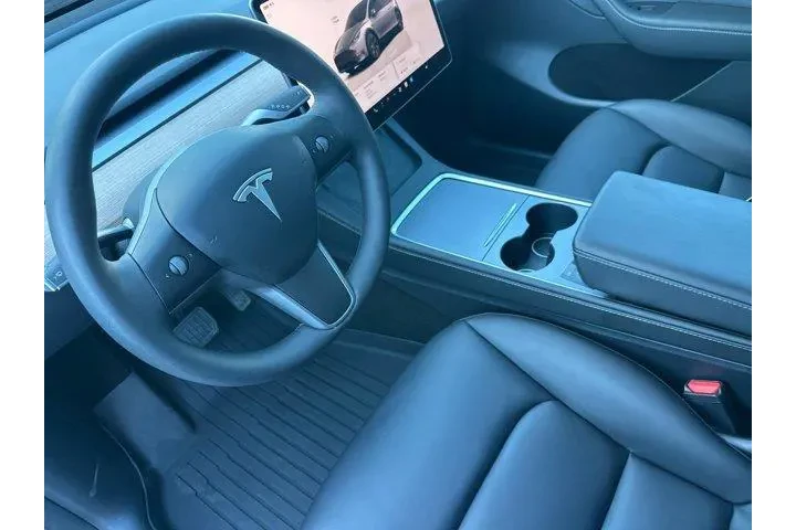 $39998 : Tesla Model Y 2024 AWD Long image 10