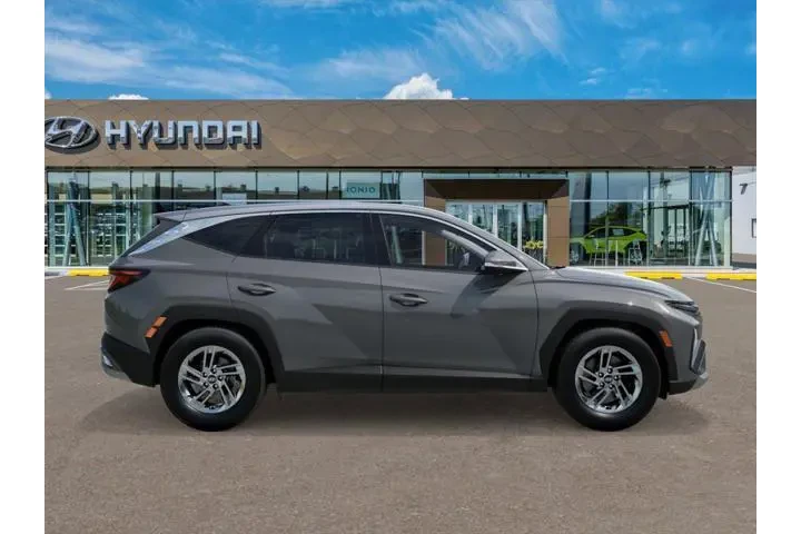 $32775 : Hyundai TUCSON 2026 AWD SE 4 image 7