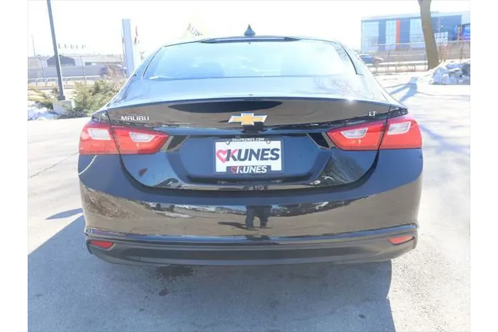 $15990 : Chevrolet Malibu 2023 LT 4dr image 7