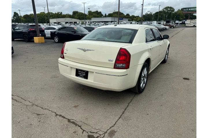 $2980 : 2007 300 4dr Sdn 300 Limited image 2
