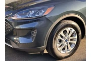 $21990 : Ford Escape 2022 AWD SE 4dr thumbnail