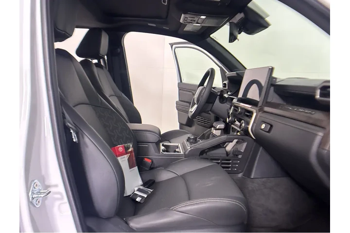 $50000 : 2025 Tacoma 4WD Limited image 5