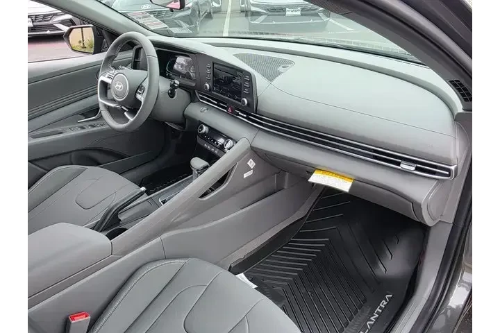 $20500 : Hyundai ELANTRA 2025 SEL Spo image 9