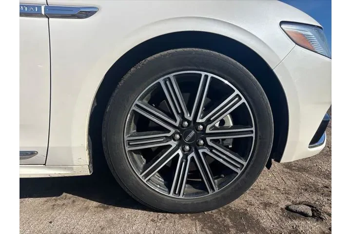 $17500 : Lincoln Continental 2017 Res image 2