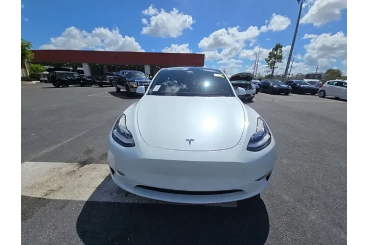 $23490 : Tesla Model Y 2023 AWD 4dr C image 2