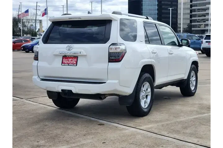 $29134 : Toyota 4Runner 2022 4x2 SR5 image 5