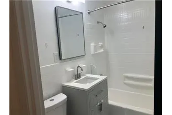 $2250 : Rental property with 1 bedro image 4