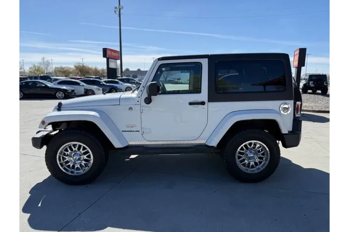 $18999 : 2011 Wrangler Sahara image 5