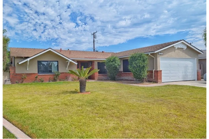 $2460 : 3 Bedroom Home in West Adams image 1