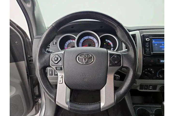 $25998 : Toyota Tacoma 2014 4x4 V6 4d image 10