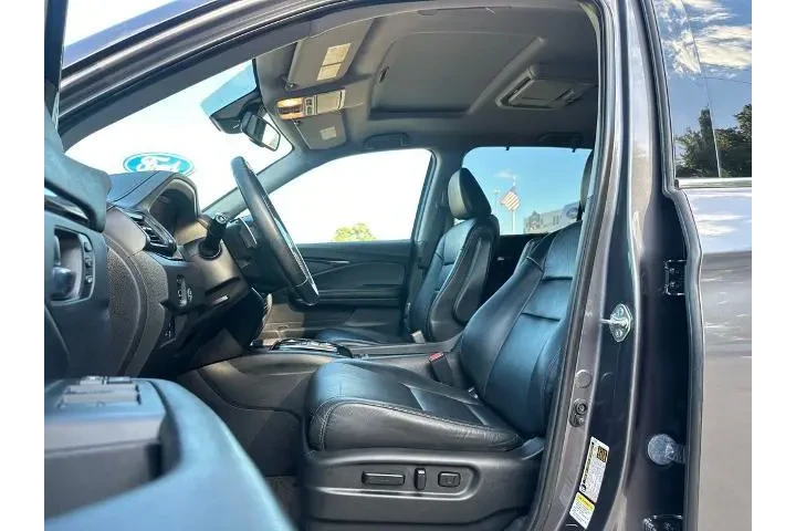 $13285 : Honda Pilot 2016 Touring 4dr image 10