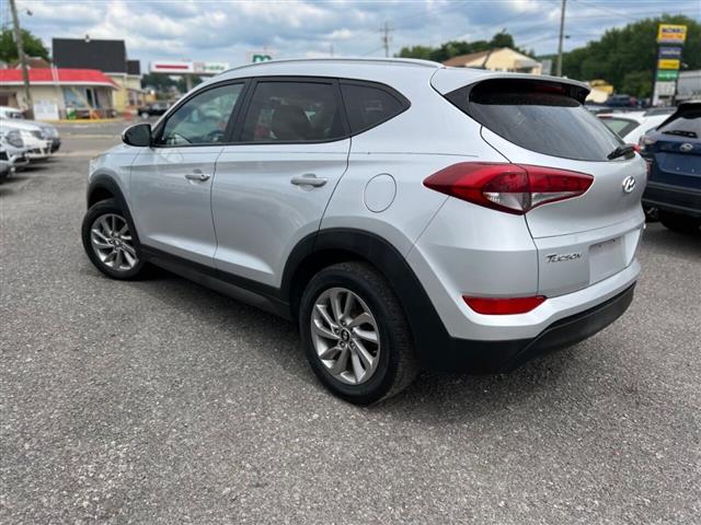 $8990 : 2016 TUCSON image 5