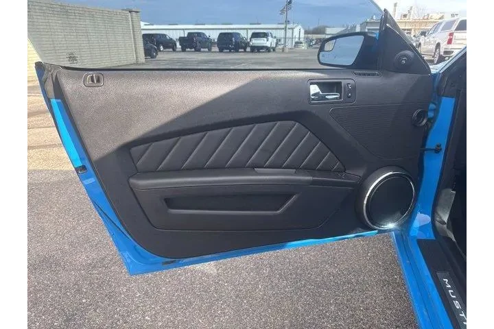 $18982 : Ford Mustang 2014 V6 Premium image 9