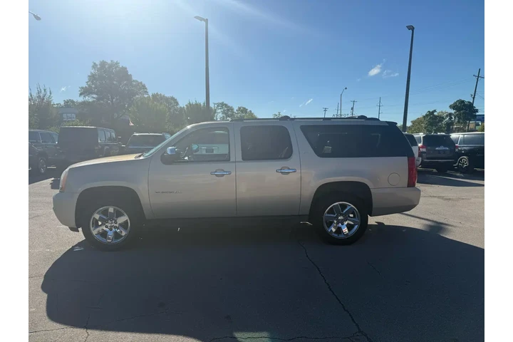 $5980 : 2011 GMC Yukon XL 4WD 4dr 150 image 5