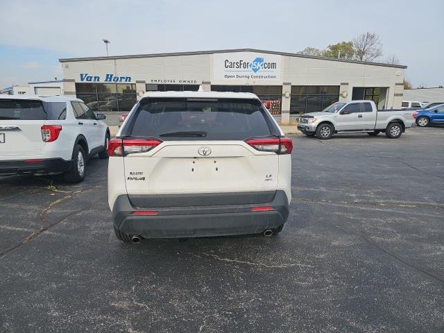 $22990 : Pre-Owned 2022 RAV4 LE image 4