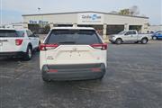 $22990 : Pre-Owned 2022 RAV4 LE thumbnail