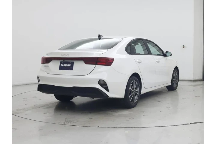 $16998 : Kia Forte 2023 LXS 4dr Sedan image 8