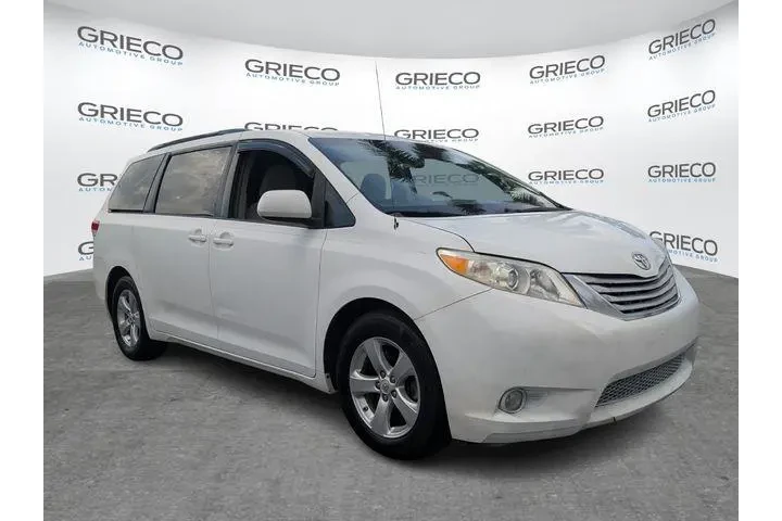 $4997 : Toyota Sienna 2012 LE 7-Pass image 1