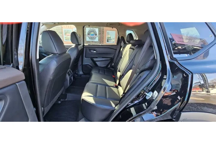 $19990 : 2023 Rogue SV image 10