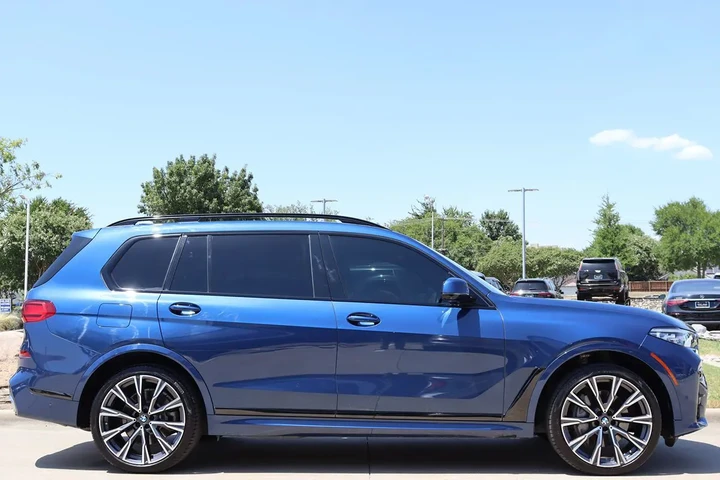 $38511 : 2019 X7 xDrive50i image 8