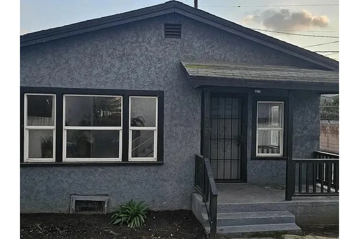 $2400 : House for rent in LA image 1