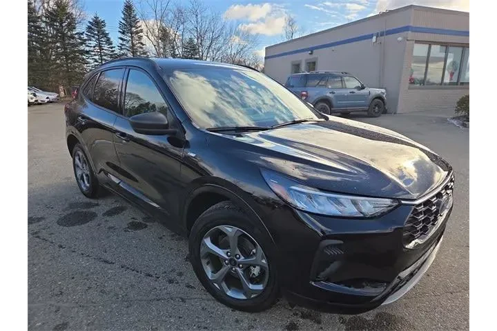 $24910 : Ford Escape 2024 AWD ST-Line image 3