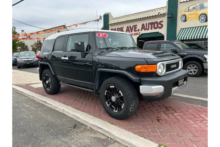 $8495 : 2007 FJ Cruiser image 2