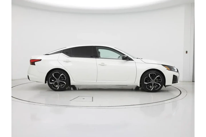$21998 : Nissan Altima 2023 2.5 SR 4d image 7