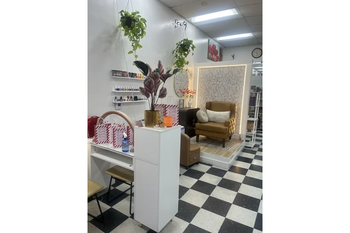 Tifanys salon renta estasio image 1