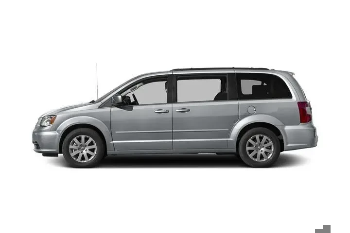 $10751 : Chrysler Town and Country 20 image 2