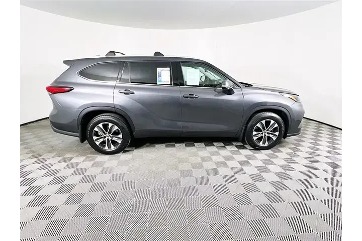$31500 : Toyota Highlander 2022 XLE 4 image 8