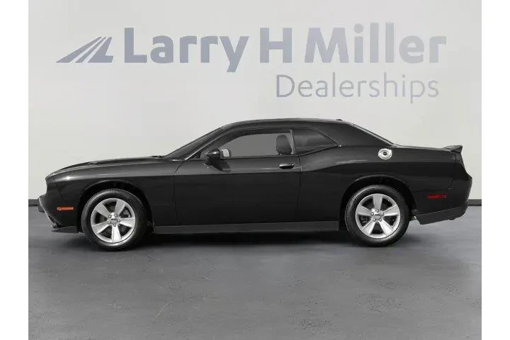 $26903 : Dodge Challenger 2023 SXT 2d image 3