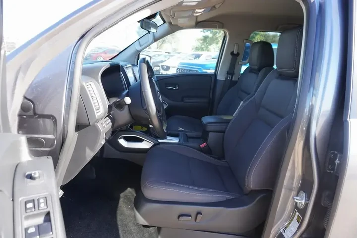 $32488 : Nissan Frontier 2024 4x4 S 4 image 7