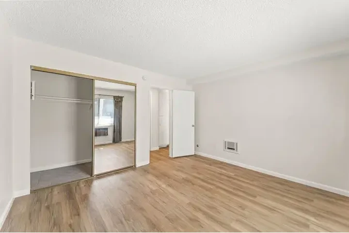 $1070 : Renta Apto 1Hab Premium LA USA image 9