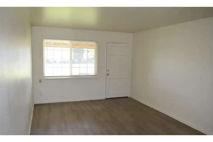 $1200 : Spacious 1BR 1BA $1200 image 1
