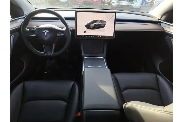 $28384 : Tesla Model Y 2023 AWD Long image 10