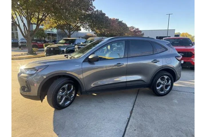 $28151 : Ford Escape 2025 AWD ST-Line image 10
